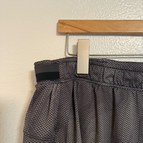 lululemon - Surge Lined Grey Pattern Running Short 6" Inseam - Mens XXL - Picture 8 of 16